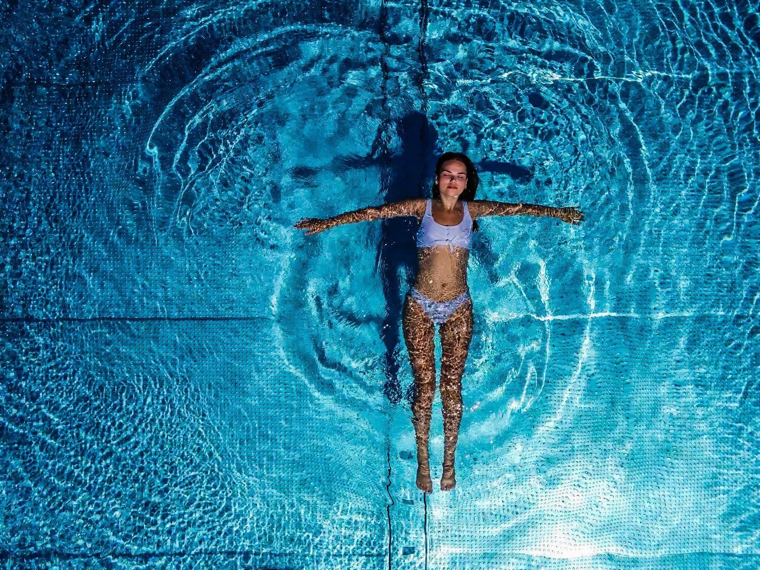 Genuss im Außenbecken